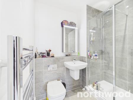 2 bedroom Apartment for sale in Highwood Drive, Chilmington Lakes, Ashford, TN23