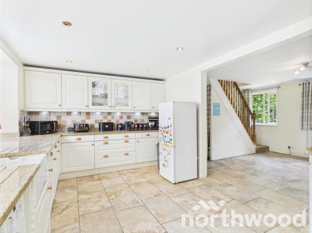 5 bedroom Semi-detached house for sale in Hurst Lane, Ashford, Ashford, TN27