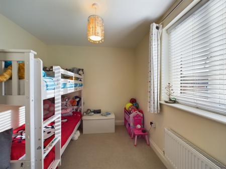 2 bedroom Flat for sale in Jack Dunbar Place, Repton Park, Ashford, TN23