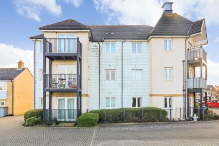 2 bedroom Flat for sale in Jack Dunbar Place, Repton Park, Ashford, TN23