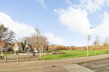 2 bedroom Flat for sale in Jack Dunbar Place, Repton Park, Ashford, TN23