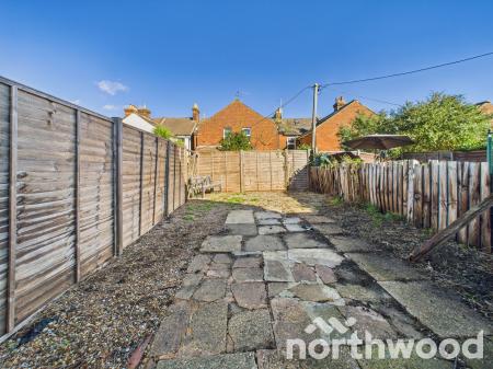 2 bedroom Terraced House for sale in Kent Avenue, Town Centre, Ashford, TN24