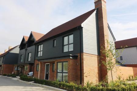 4 bedroom Detached house for sale in Lakeview Gardens, Chilmington Green, Ashford, TN23