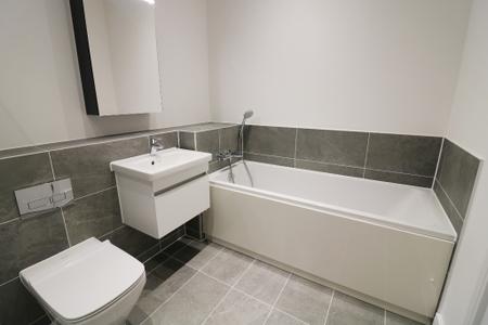 4 bedroom Detached house for sale in Lakeview Gardens, Chilmington Green, Ashford, TN23