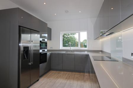 4 bedroom Detached house for sale in Lakeview Gardens, Chilmington Green, Ashford, TN23
