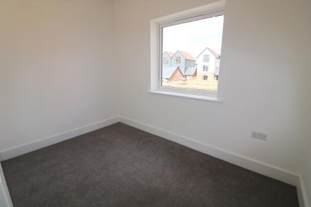 4 bedroom Detached house for sale in Lakeview Gardens, Chilmington Green, Ashford, TN23