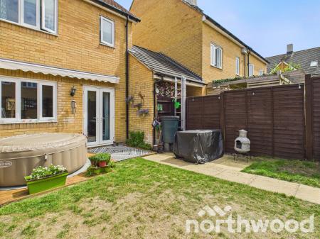 3 bedroom End of terrace house for sale in Laurence Hamilton Lane, Repton Park, Ashford, TN23