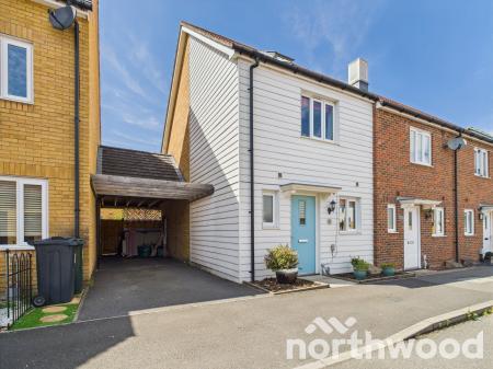 3 bedroom End of terrace house for sale in Laurence Hamilton Lane, Repton Park, Ashford, TN23