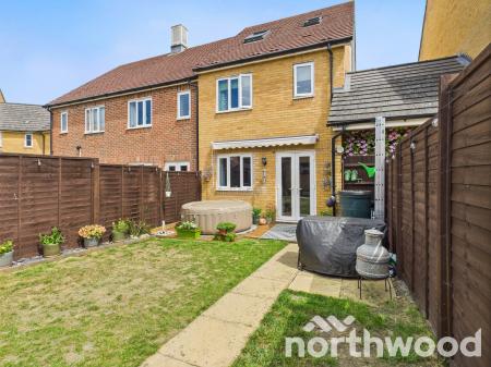 3 bedroom End of terrace house for sale in Laurence Hamilton Lane, Repton Park, Ashford, TN23