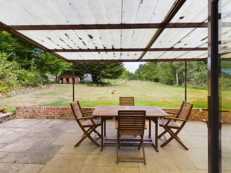 5 bedroom Bungalow for sale in Nickley Wood Road, Shadoxhurst, TN26