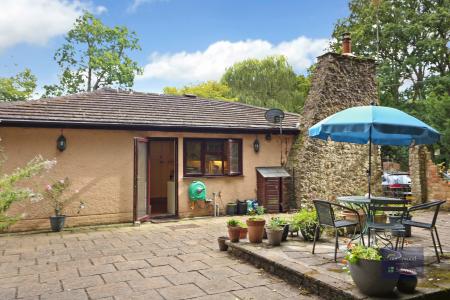 5 bedroom Bungalow for sale in Nickley Wood Road, Shadoxhurst, TN26