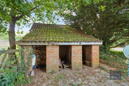 5 bedroom Bungalow for sale in Nickley Wood Road, Shadoxhurst, TN26