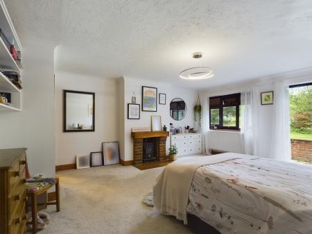 5 bedroom Bungalow for sale in Nickley Wood Road, Shadoxhurst, TN26