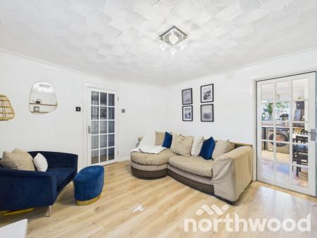 3 bedroom End of terrace house for sale in Oak Tree Road, Ashford, Ashford, TN23