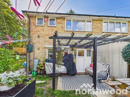 3 bedroom End of terrace house for sale in Oak Tree Road, Ashford, Ashford, TN23