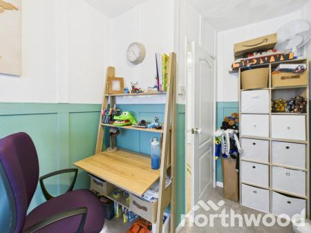 3 bedroom End of terrace house for sale in Oak Tree Road, Ashford, Ashford, TN23