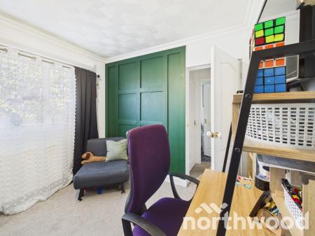 3 bedroom End of terrace house for sale in Oak Tree Road, Ashford, Ashford, TN23