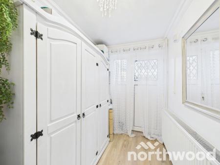 3 bedroom End of terrace house for sale in Oak Tree Road, Ashford, Ashford, TN23