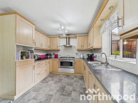 4 bedroom Link detached house for sale in Red Tree Orchard, Singleton, Ashford, TN23