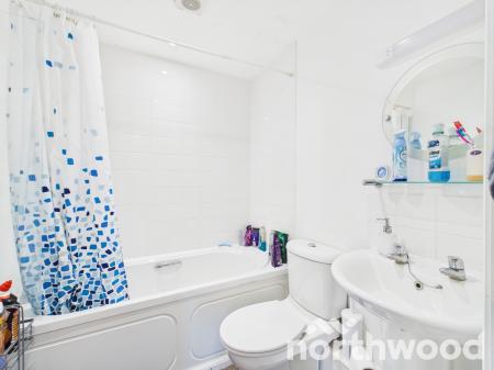 2 bedroom Flat for sale in Running Foxes Lane, Singleton, Ashford, TN23