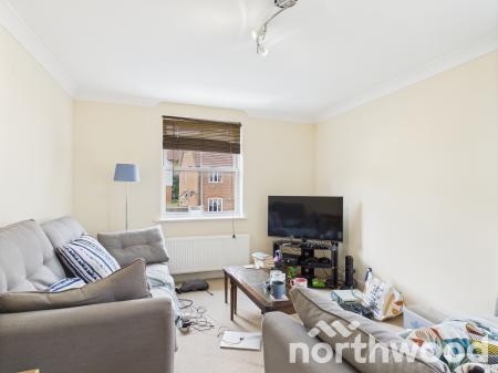 2 bedroom Flat for sale in Running Foxes Lane, Singleton, Ashford, TN23