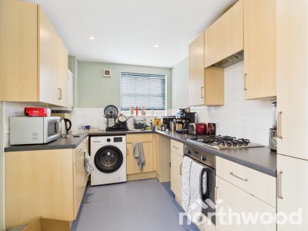 2 bedroom Flat for sale in Running Foxes Lane, Singleton, Ashford, TN23