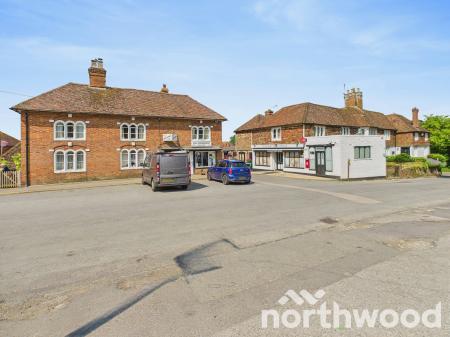 2 bedroom Semi-detached house for sale in Station Road, Pluckley, TN27