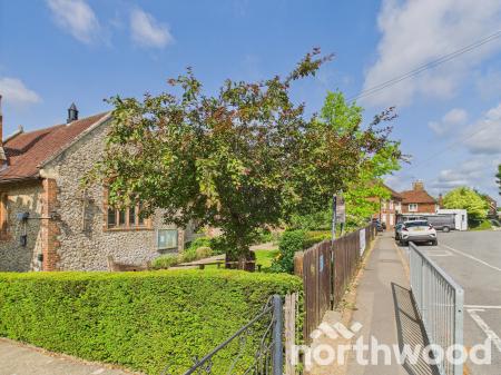 2 bedroom Semi-detached house for sale in Station Road, Pluckley, TN27