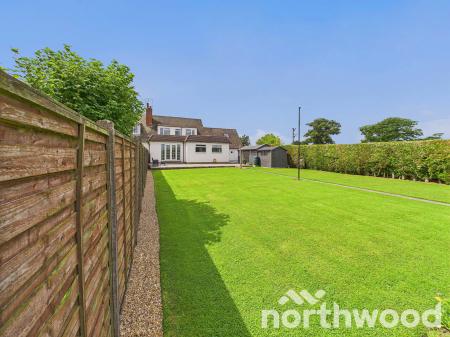 4 bedroom Bungalow for sale in Waterside Terrace, Great Chart, Ashford, TN23