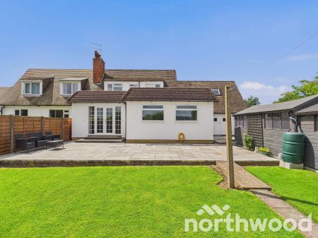 4 bedroom Bungalow for sale in Waterside Terrace, Great Chart, Ashford, TN23