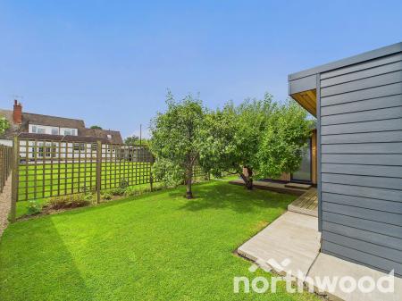 3 bedroom Bungalow for sale in Waterside Terrace, Great Chart, Ashford, TN23