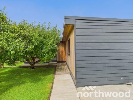 3 bedroom Bungalow for sale in Waterside Terrace, Great Chart, Ashford, TN23