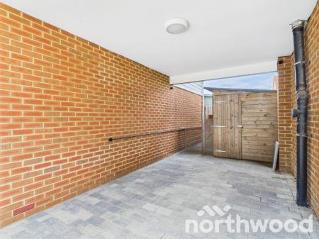 3 bedroom Link detached house for sale in Pochard Drive, Conningbrook Lakes, Ashford, TN24