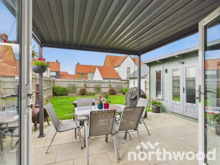 3 bedroom Link detached house for sale in Pochard Drive, Conningbrook Lakes, Ashford, TN24