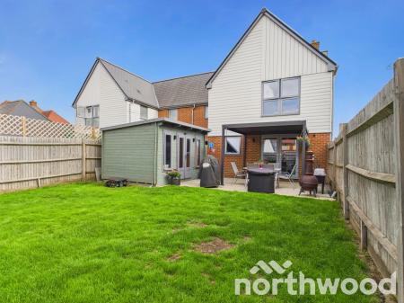 3 bedroom Link detached house for sale in Pochard Drive, Conningbrook Lakes, Ashford, TN24