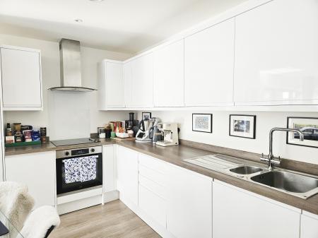 2 bedroom Flat to let in Hampton Place, Ashford, TN23