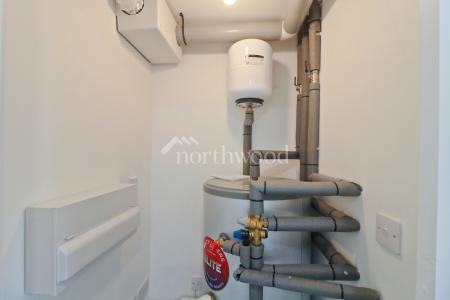 2 bedroom Flat to let in New Town Road, New Town, Ashford, TN24