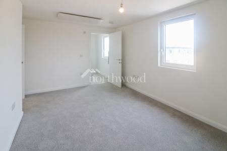 2 bedroom Flat to let in New Town Road, New Town, Ashford, TN24