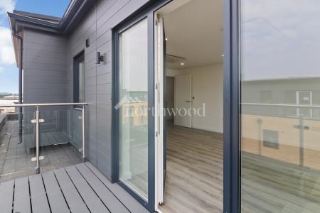 2 bedroom Flat to let in New Town Road, New Town, Ashford, TN24