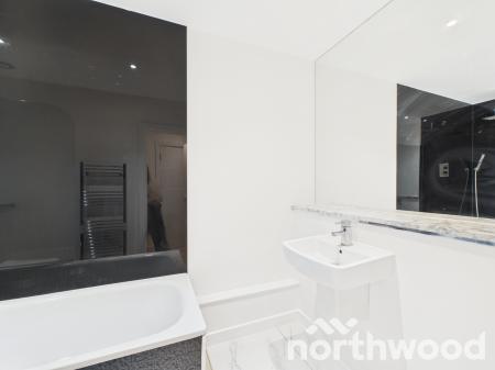 2 bedroom Flat to let in Victoria Crescent, Ashford, TN23