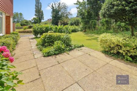 3 bedroom Detached house to let in Wye Road, Boughton Aluph, TN25