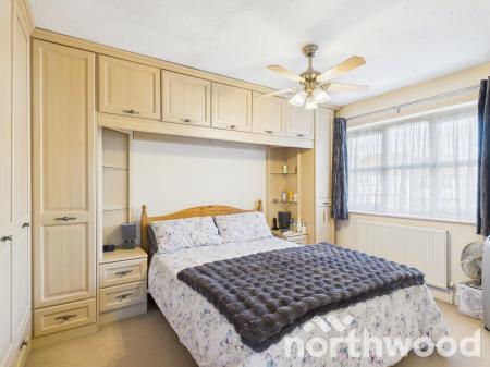 3 bedroom Semi-detached house for sale in Farrier Close, Orchard Heights, Ashford, TN25