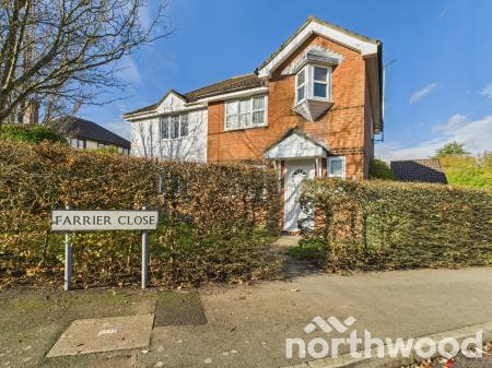 3 bedroom Semi-detached house for sale in Farrier Close, Orchard Heights, Ashford, TN25