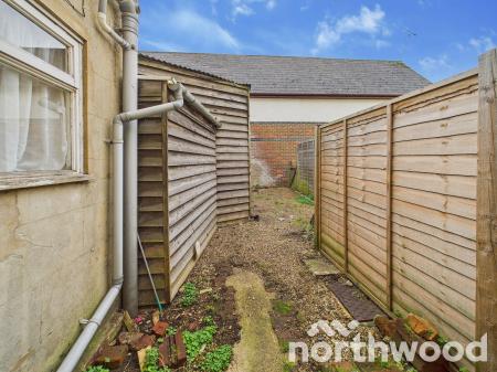 2 bedroom End of terrace house for sale in Norwood Street, Town Centre, Ashford, TN23