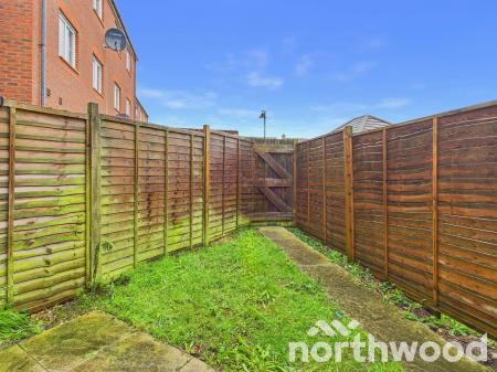 4 bedroom Terraced House to let in Barley Mow View, Repton Park, Ashford, TN23