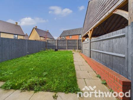 4 bedroom Semi-detached house for sale in Heritage Road, Bridgefield, Ashford, TN25