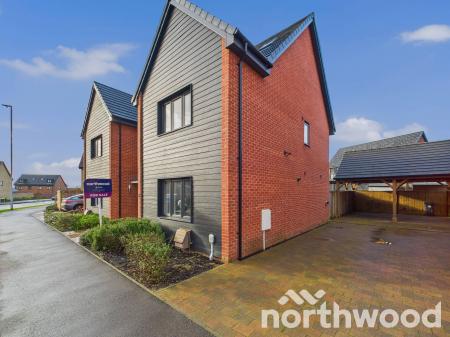 4 bedroom Semi-detached house for sale in Heritage Road, Bridgefield, Ashford, TN25