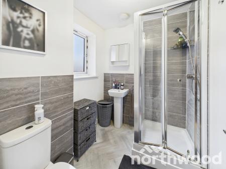 4 bedroom Semi-detached house for sale in Heritage Road, Bridgefield, Ashford, TN25