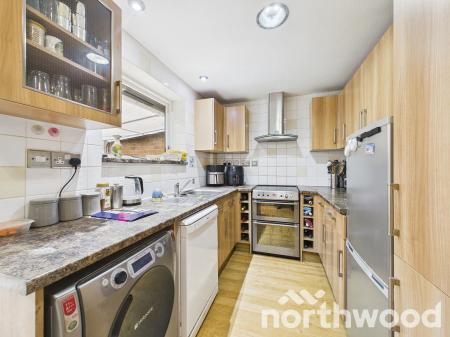 2 bedroom Bungalow for sale in Eggringe, Singleton, Ashford, TN23