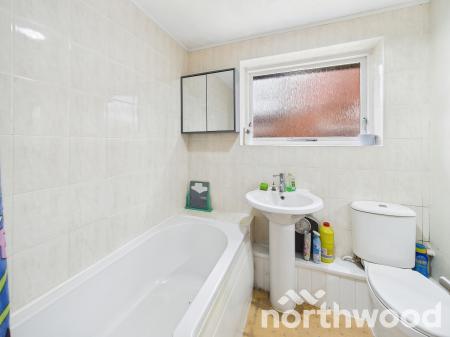 2 bedroom Bungalow for sale in Eggringe, Singleton, Ashford, TN23